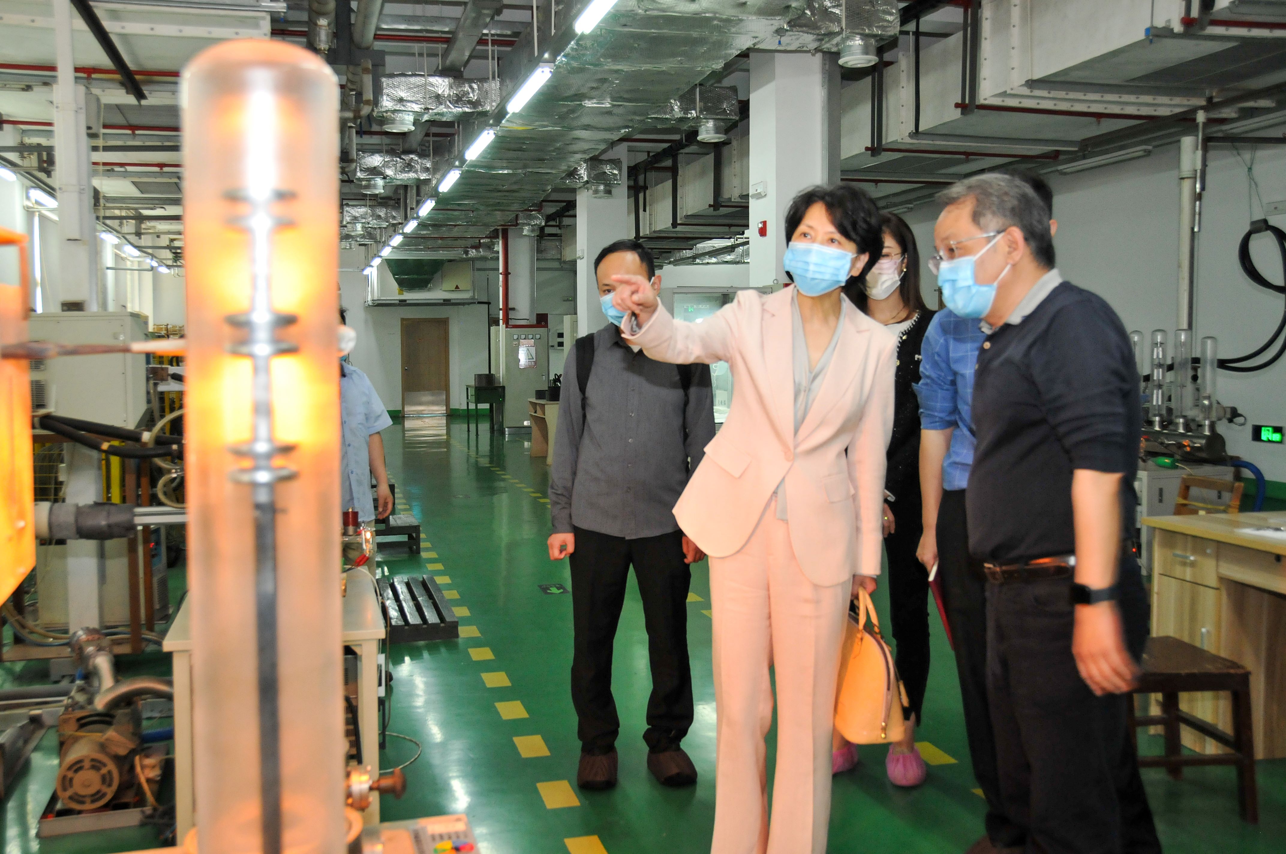 杭州資本總經(jīng)理陳燕霆一行蒞臨萬(wàn)東電子調(diào)研指導(dǎo)工作